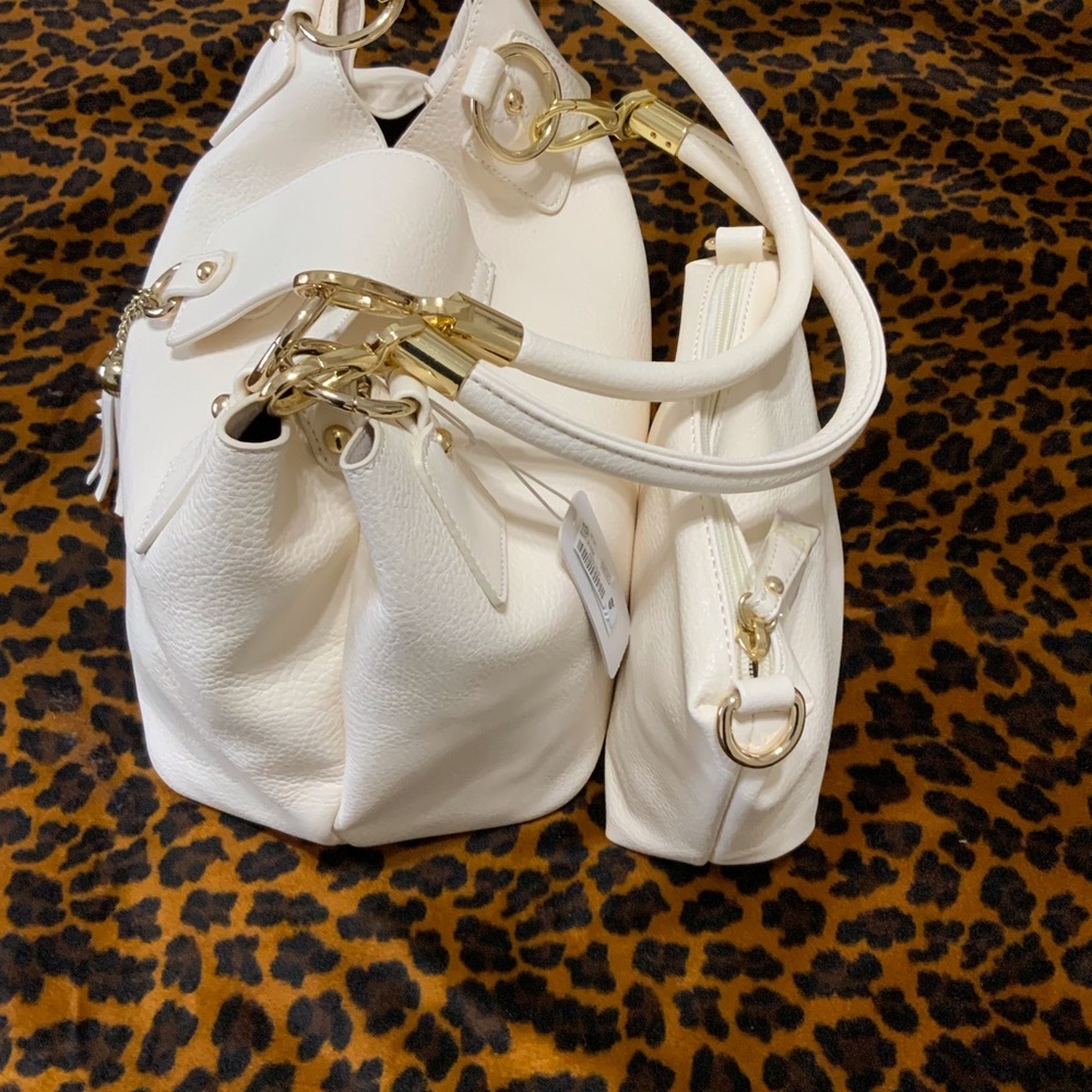 BRAND NEW IVORY LEATHER HANDBAG. - Picture 4 of 11